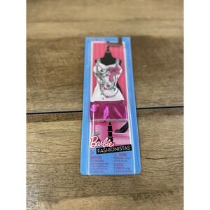 Barbie Fashionistas Heart Necklace Dress Doll Fashion 2011 Mattel‎ #W3168 NRFP